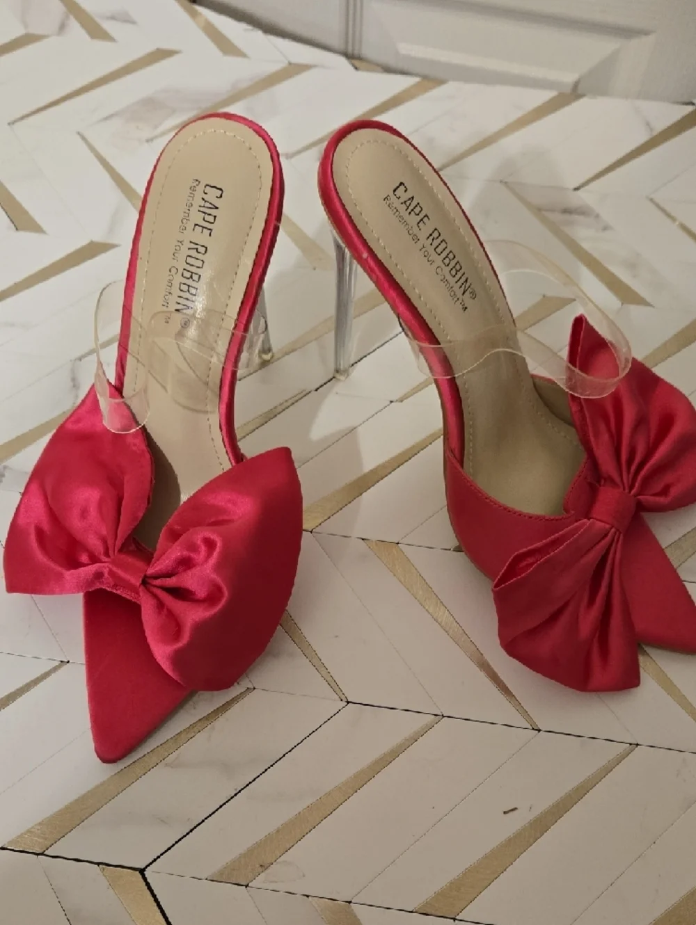 Cape Robbin Hot Pink Satin Bow Clear Strap Clear Stiletto Heels PeepToe SZ 8 EUC